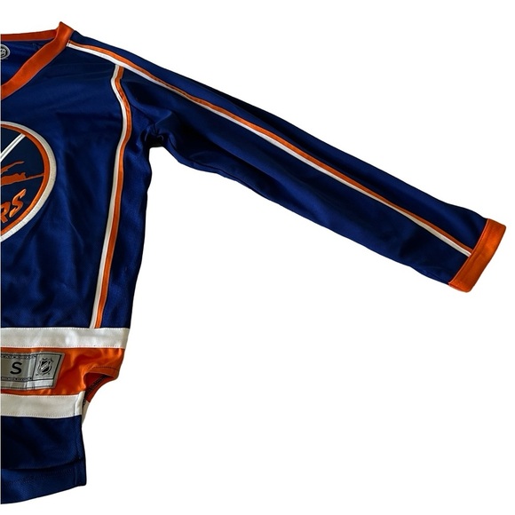 NHL New York Islanders Hockey Team Logo Long Sleeve Youth Jersey - NWT Size S - Picture 5 of 12
